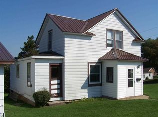 606 Barnard St, Highland, WI 53543