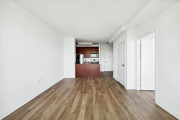 Rented by Greystar | media 4