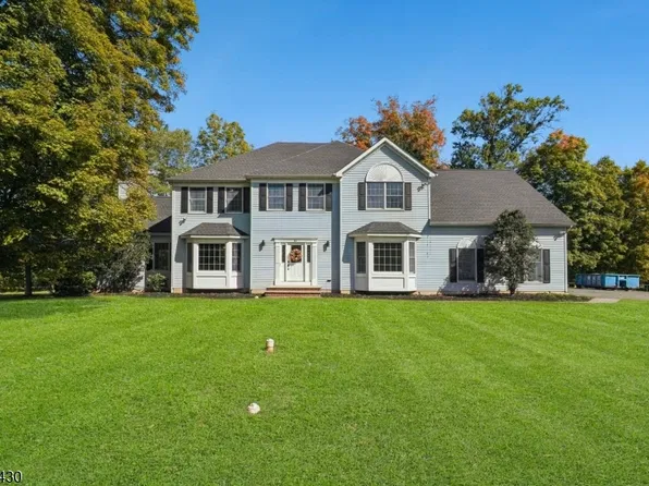 14 Eagle Dr, Raritan Twp., NJ 08551