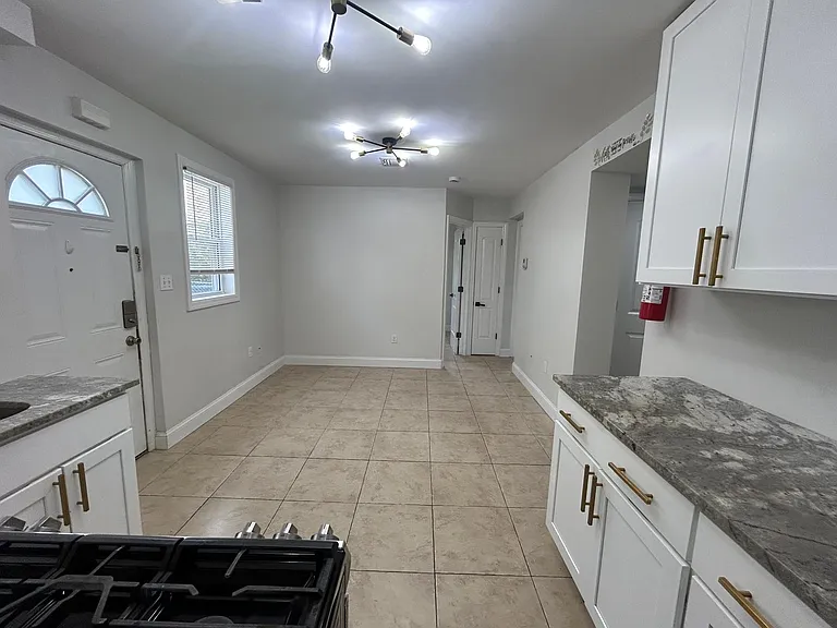 213 Sumner Ave #1 — Photo 9