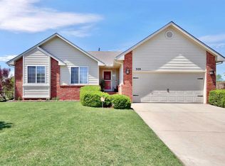 309 N Crest Cir, Wichita, KS 67206