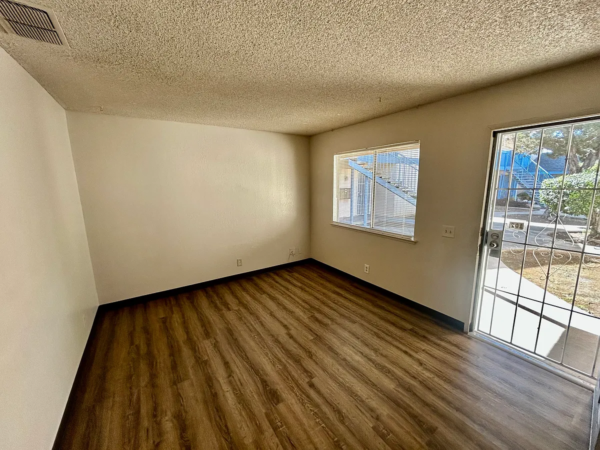 Building Photo - 959 Minnewawa Ave #102