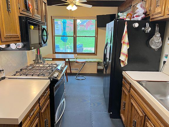 4th image of 415 Vine Ave