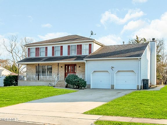 3rd image of 951 Somerset Drive