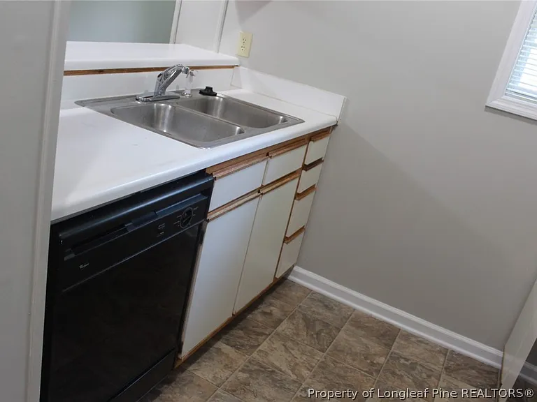 325-8 Waterdown Dr #8 — Photo 9
