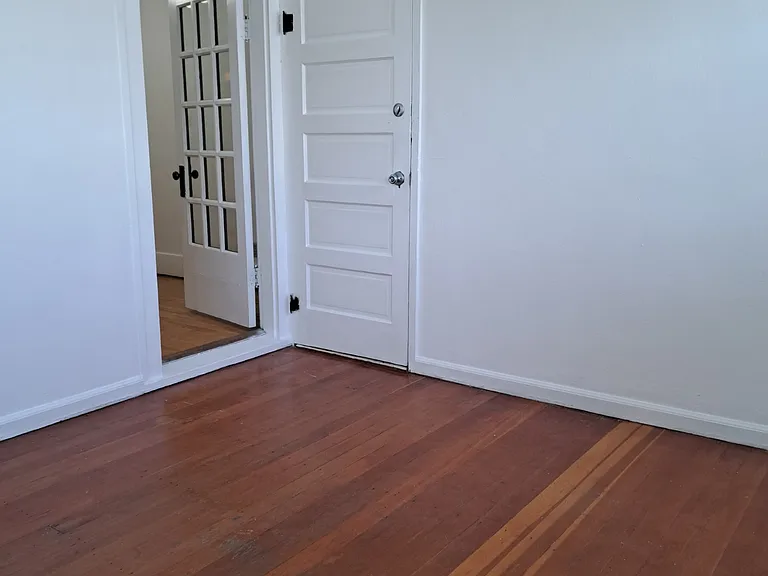 703 N 32nd St #3 — Photo 10
