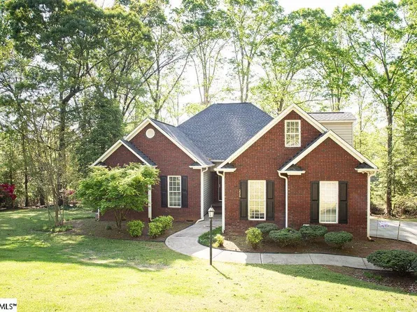 226 Holly Dr, Duncan, SC 29334