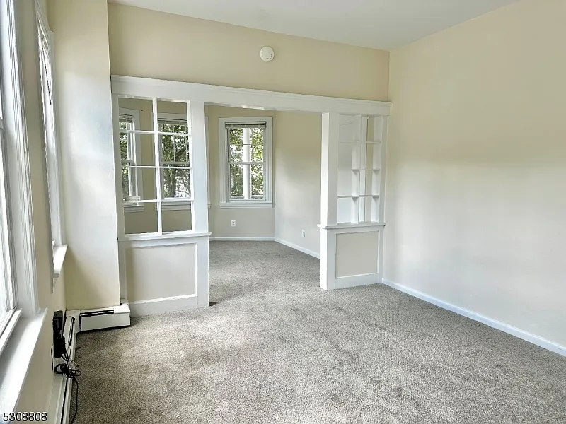 1 bed, 1.0 bath, 1200 sqft, $1,900 — Photo 2