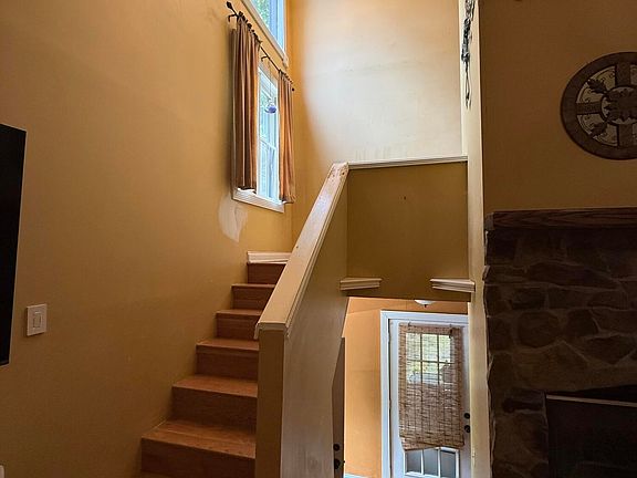 5th image of 390 Whispering Oaks