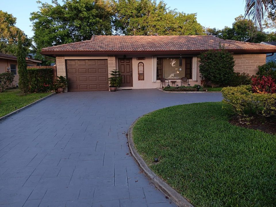 1st image of 8204 NW 100th Terrace