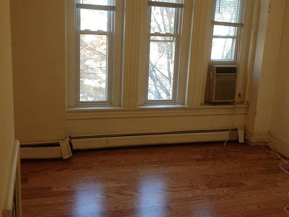 3rd image of 2016 Connecticut Ave NW #3F