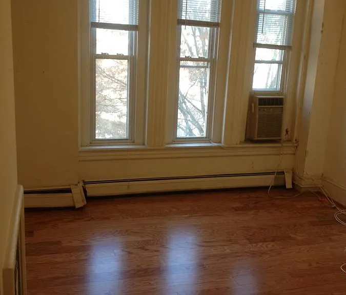 2016 Connecticut Ave NW — Photo 3