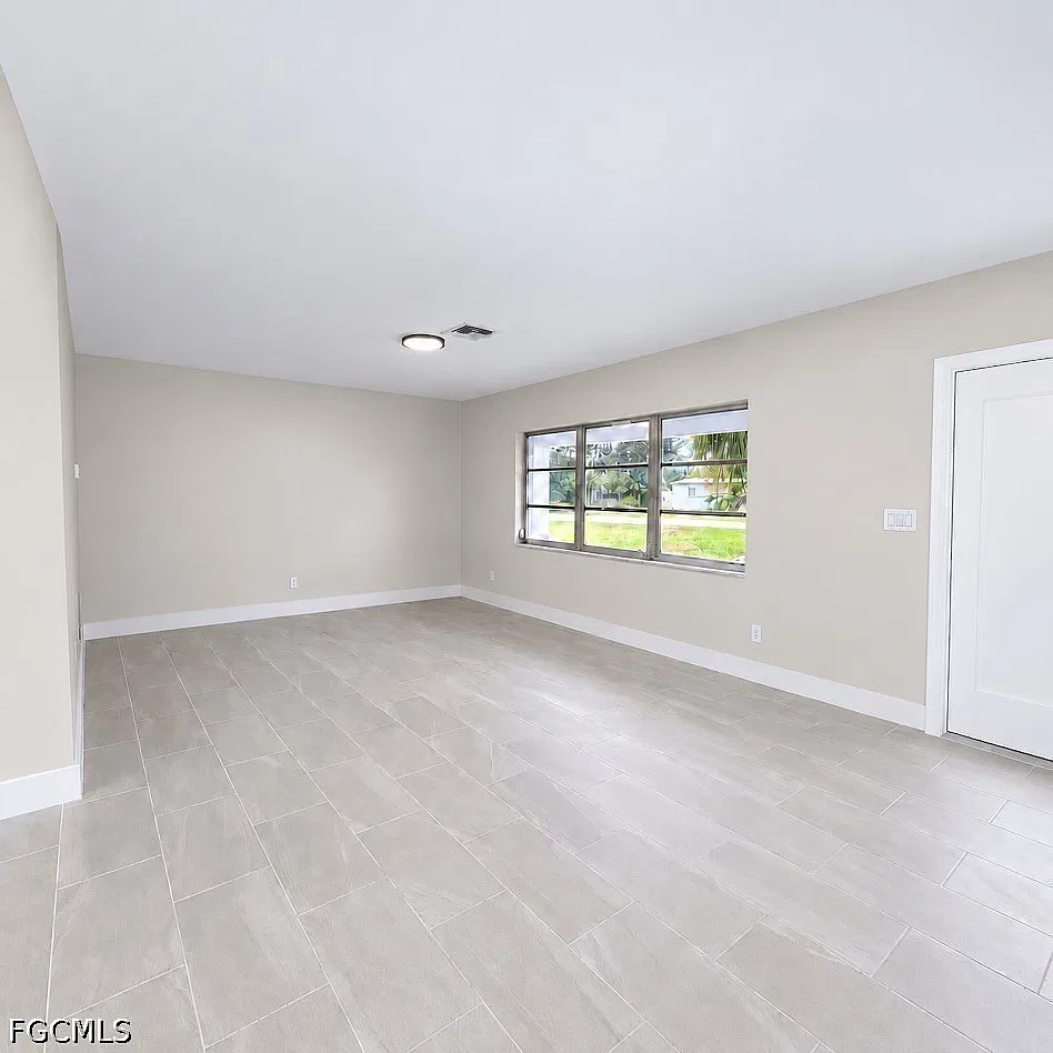 3 bed, 2.0 bath, 1173 sqft, $1,595 — Photo 4