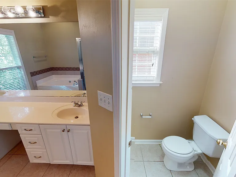 615 Castlebrook Dr — Photo 23