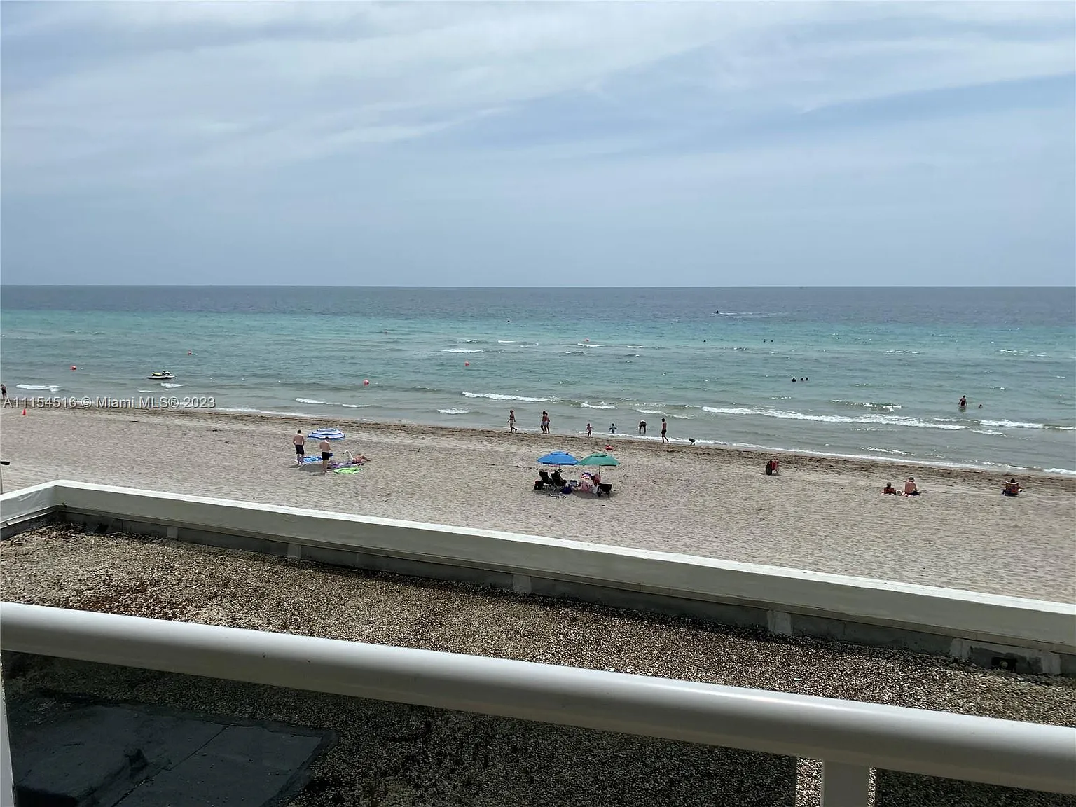 Sea Air Towers Condo — Photo 2