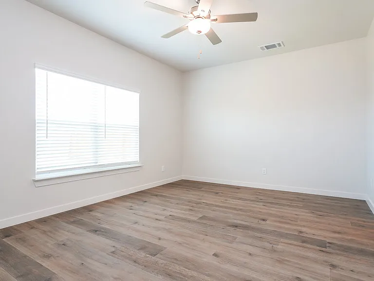 1545 Harvester Dr — Photo 9