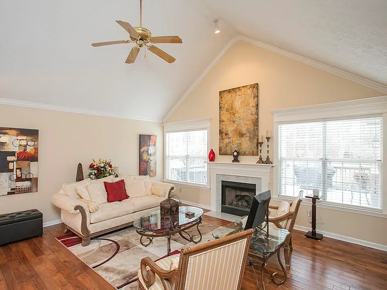 1508 Clover Ct — Photo 15
