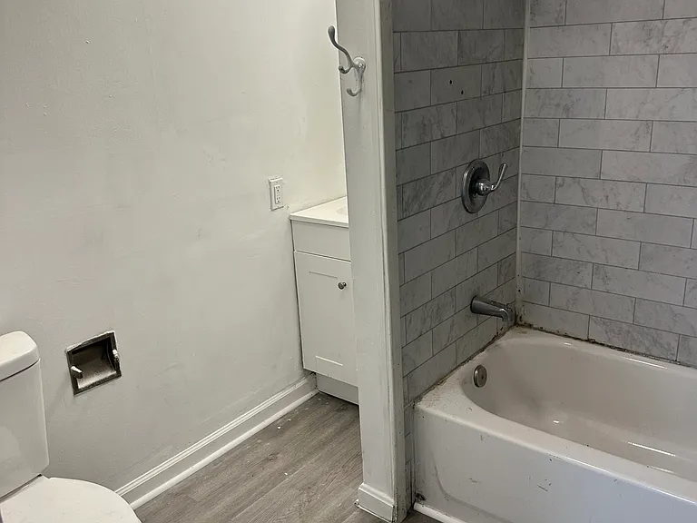 408 Township Ave — Photo 6