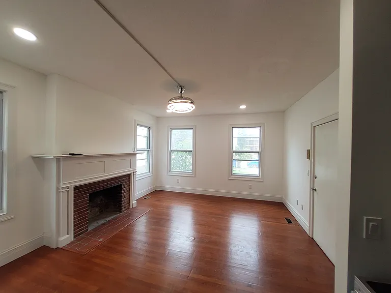 347 Alden Ave #2 — Photo 5