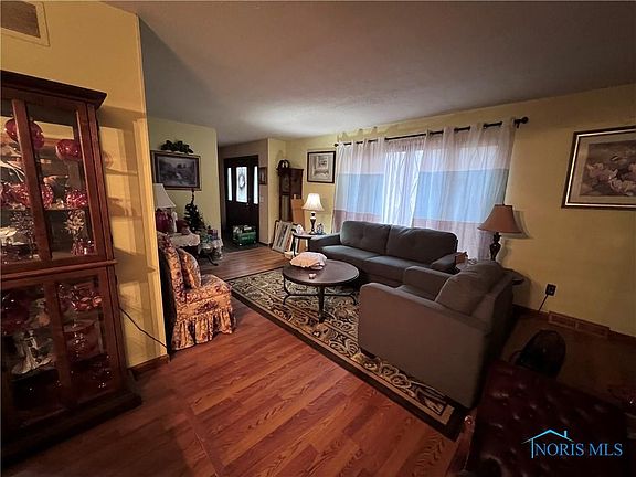 3rd image of 5141 Inland Dr
