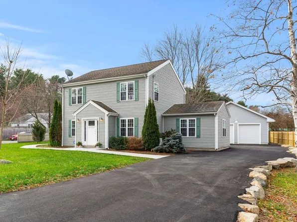 11 Forest Ave, Essex, MA 01929