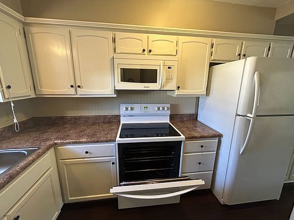 4th image of 900 SW Kingscross Rd APT B