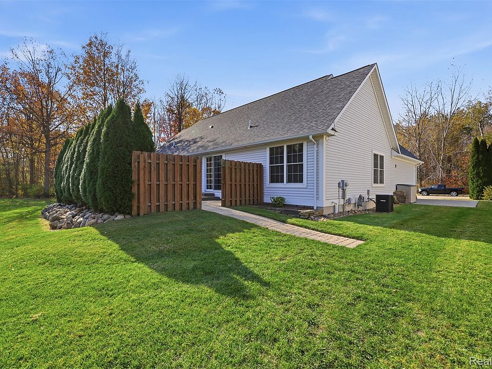 2074 Edward Ln W, photo 8