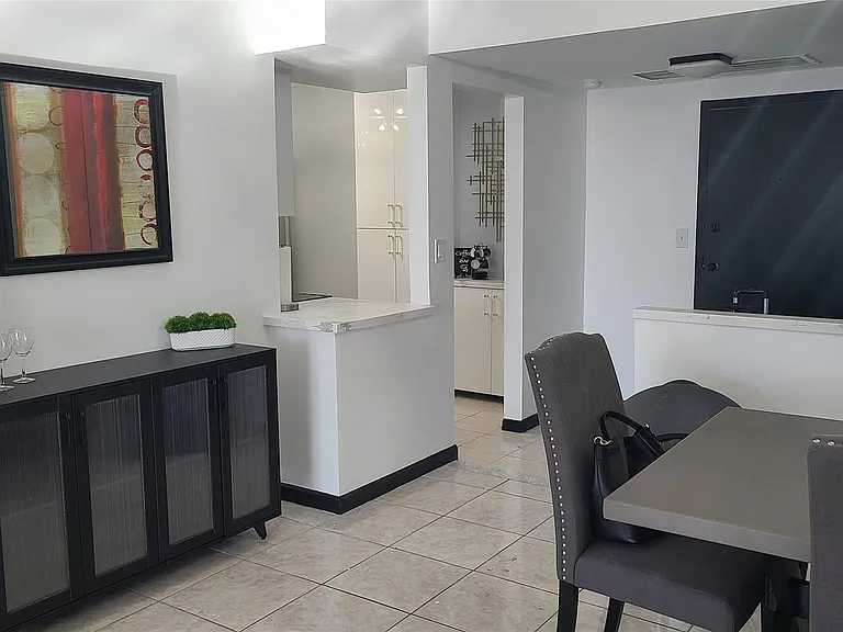 2500 Parkview Dr #802 — Photo 5