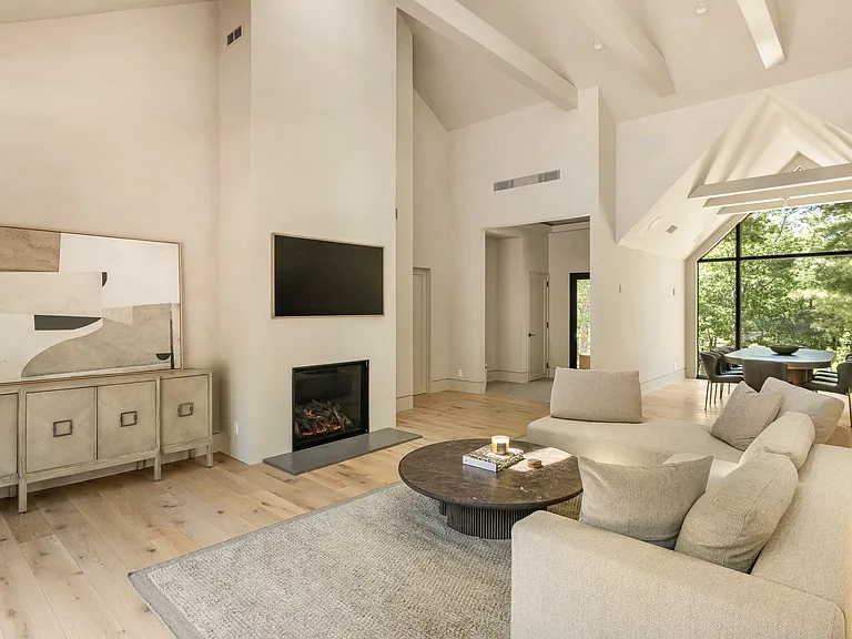 544 Wainscott Northwest Rd — Photo 8