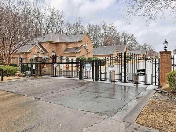 3rd image of 1882 Woodchase Glen Dr
