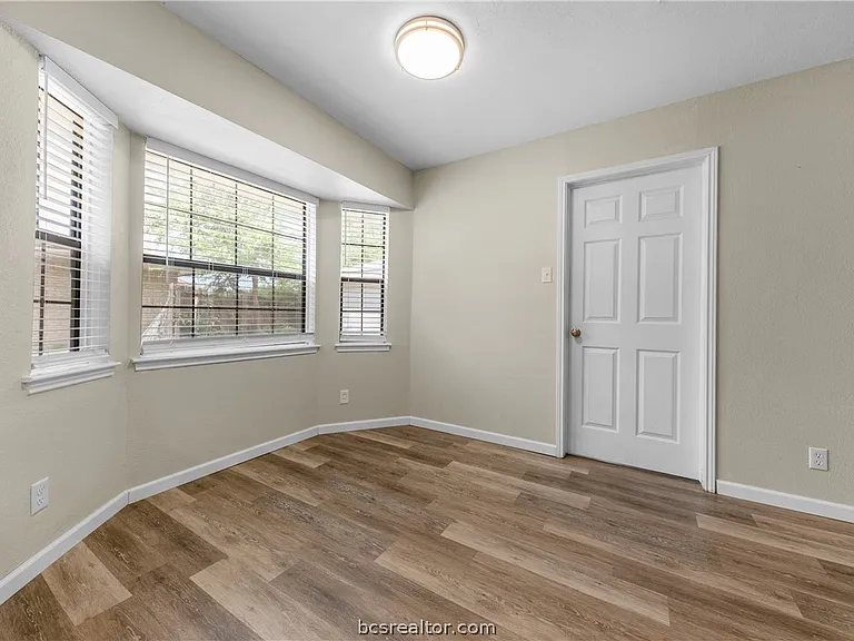 1803 Leona Dr — Photo 9