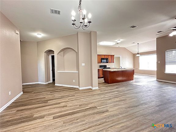 3rd image of 180 Firwood S