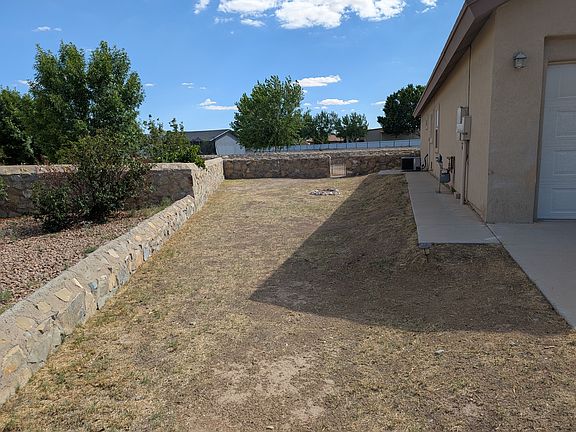 3rd image of 6140 Sara Suzann Ln