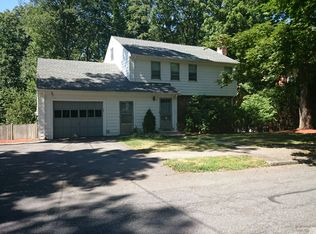 31 Craftsland Rd, Brookline, MA 02467