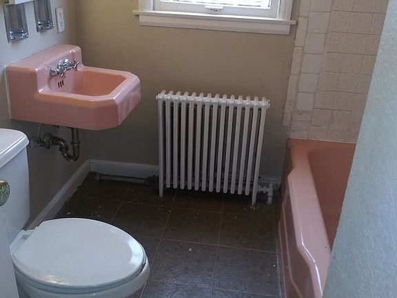 3rd image of 1435A W Arthur Ave