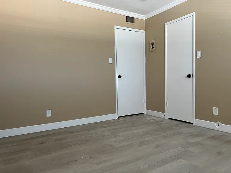 1515 Oak St #11 — Photo 21