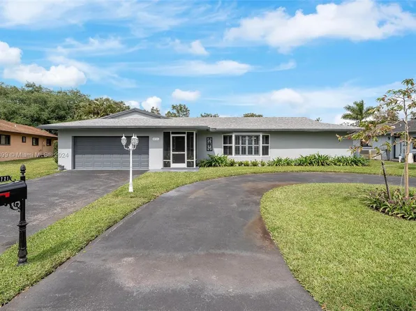 8721 SW 26th Ct, Davie, FL 33328