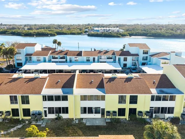 1 Windrush Blvd APT 21, Indian Rocks Beach, FL 33785