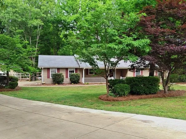 4624 Villager Trl, Flowery Branch, GA 30542