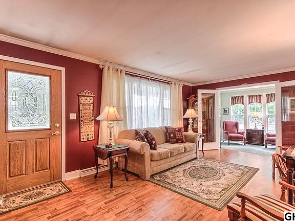 4th image of 712 Mumper Ln