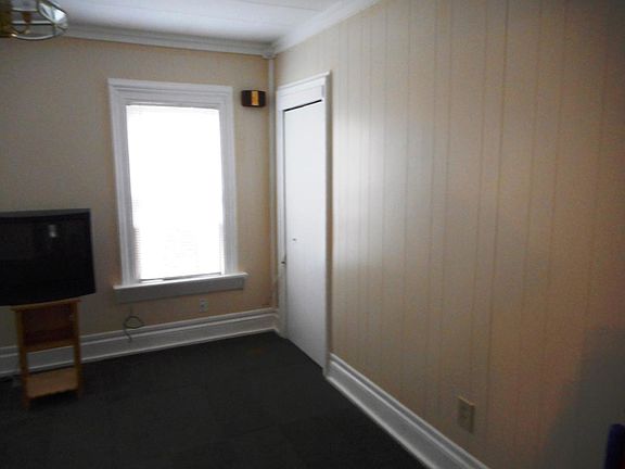 Living Rm Right side