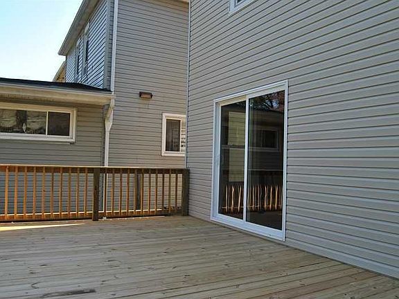 4th image of 1042 W 10th St