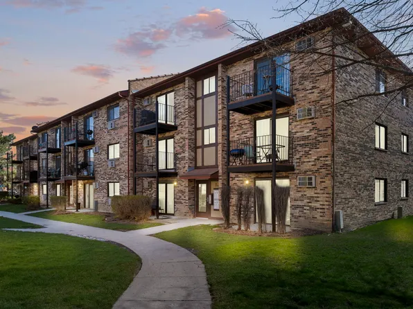 130 Klein Creek Ct APT 5E, Carol Stream, IL 60188