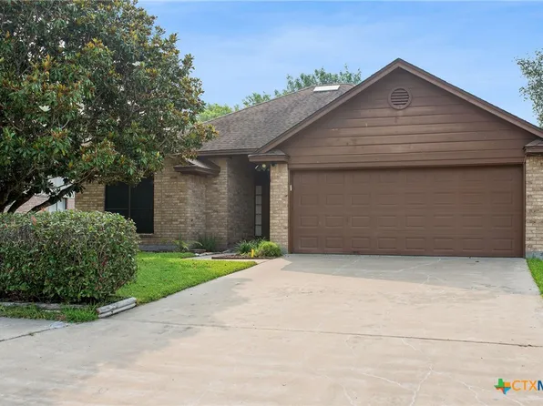 104 Pecanwood Pl, Port Lavaca, TX 77979