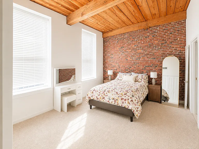 2639 Boston St #206 — Photo 4