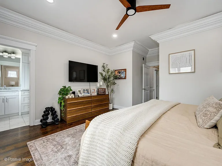 450 N Sangamon St #2 — Photo 13