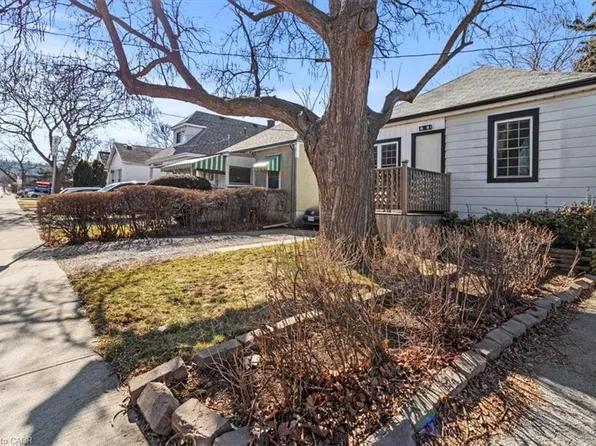 29 Wexford Ave N, Hamilton, ON L8H 4M2