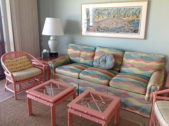 5th image of 180 Seaview Ct APT 807