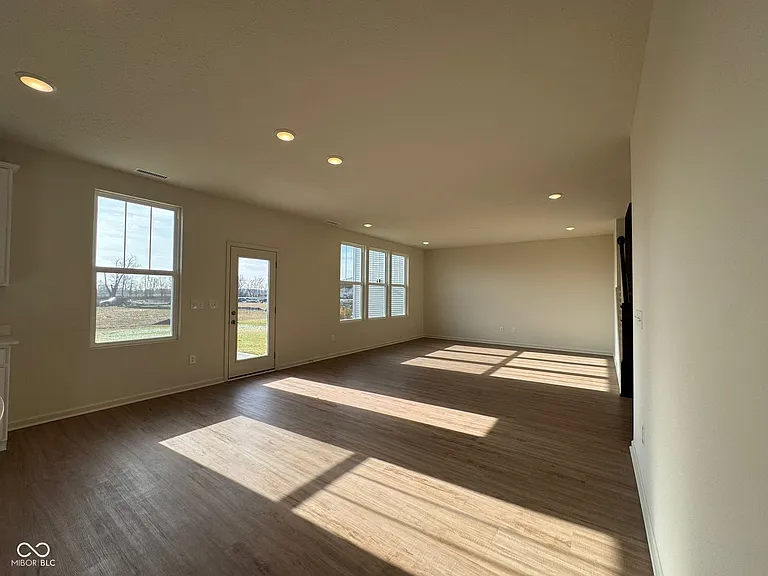 6837 Bridle Oaks Ct — Photo 37