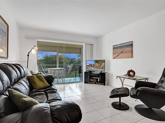 2nd image of 9660 Sunrise Lakes Blvd APT 305